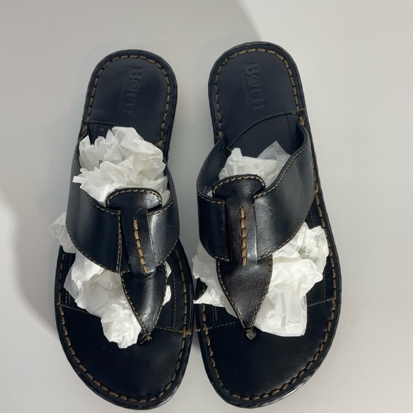 Born Black Leather Between Toe Sandals Gently Used & In Great Condition; Size 8 - Picture 13 of 15